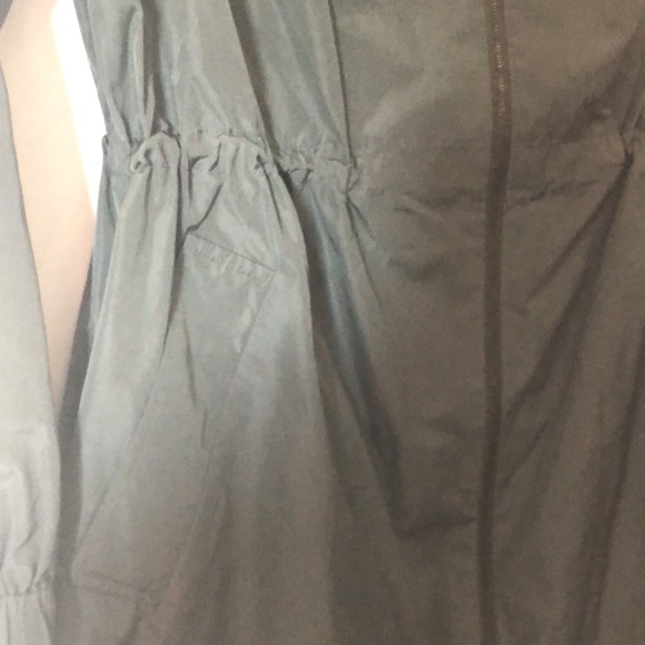 St. John windbreaker - Picture 4 of 11